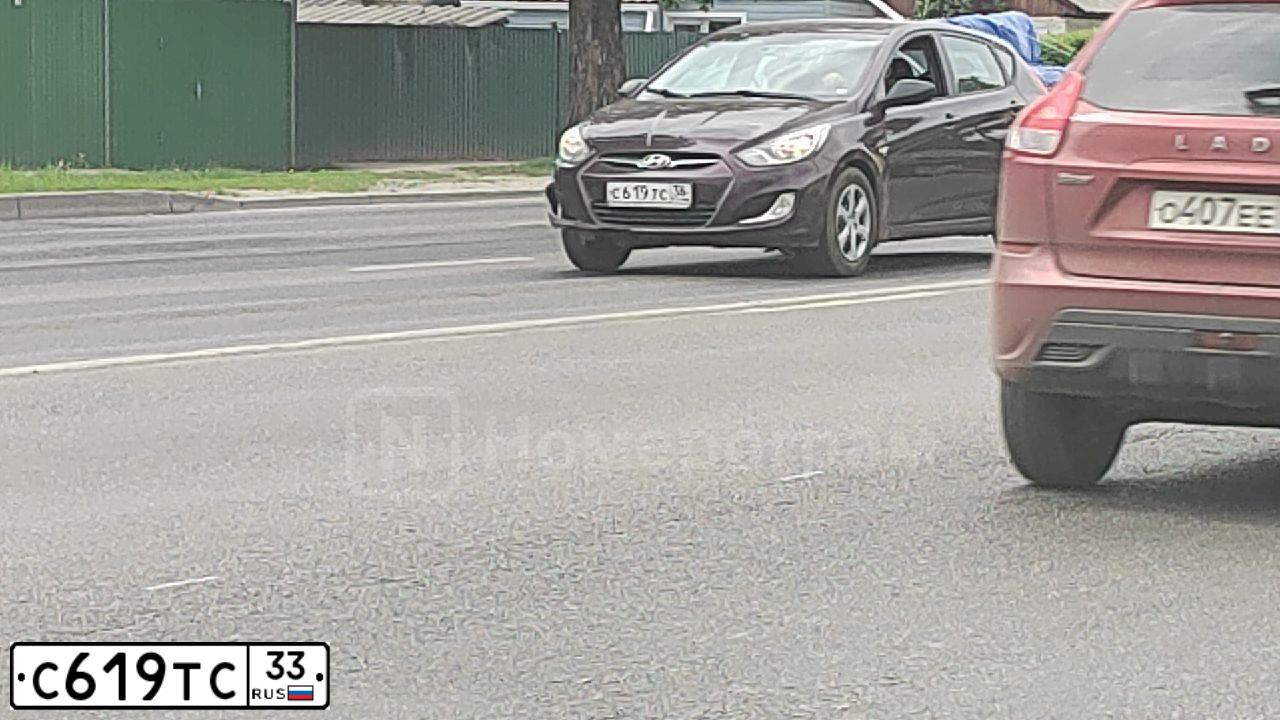 Фото автомобиля SKODA FABIA, 2012 — госномер С619ТС33. Цвет: ТЕМНО-БОРДОВЫЙ