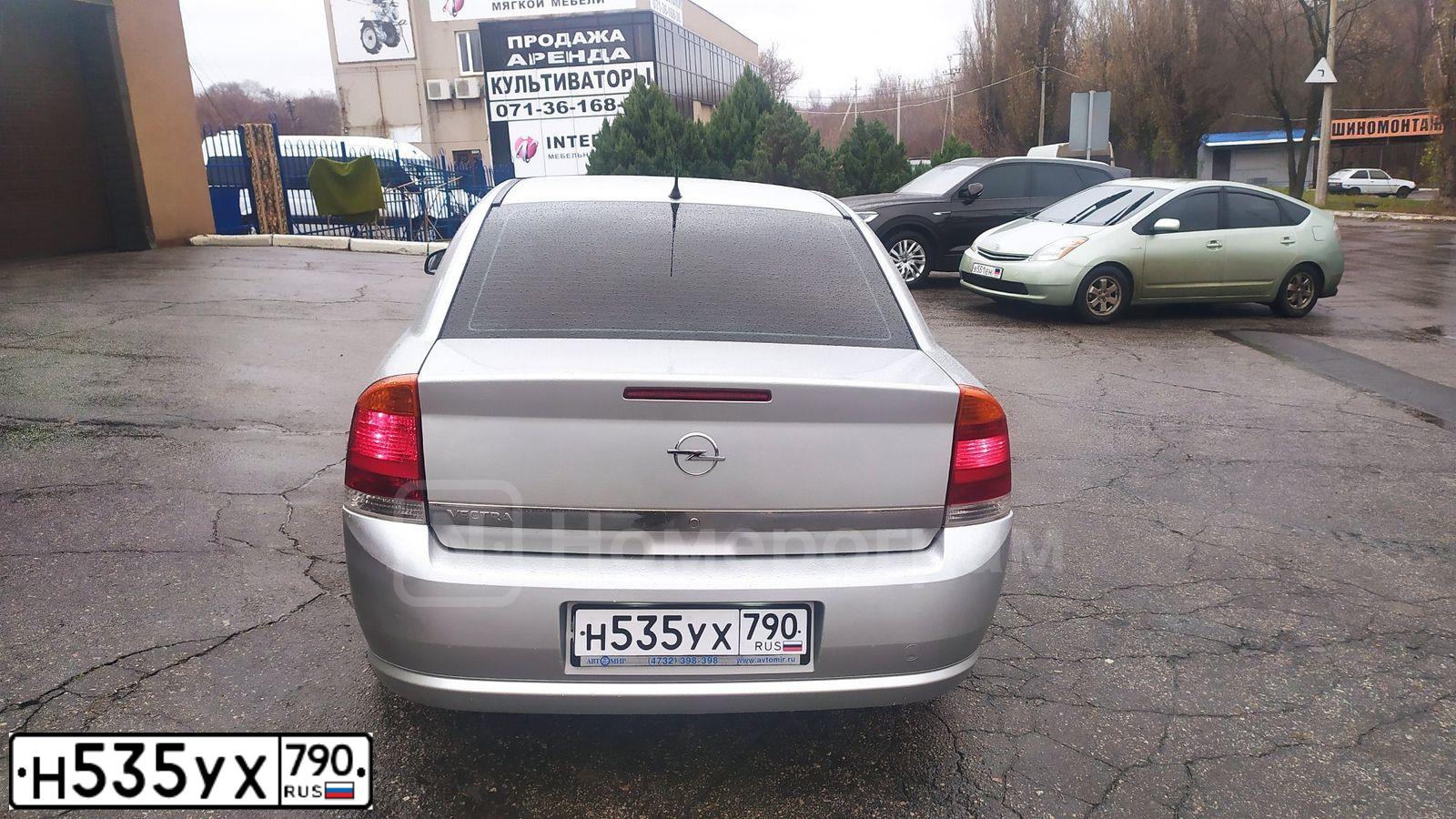 Фото автомобиля OPEL VECTRA, 2007 — госномер Р019ВМ180. Цвет: Серебристый