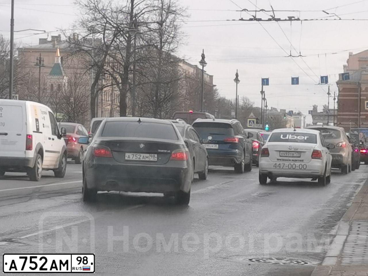 Фото автомобиля BMW 525, 2004 — госномер М604СМ60. Цвет: ЧЕРНЫЙ