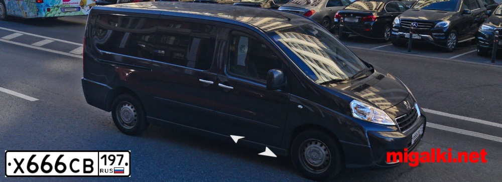 Фото автомобиля VOLKSWAGEN MULTIVAN, 2011 — госномер Х666СВ197. Цвет: ЧЕРНЫЙ