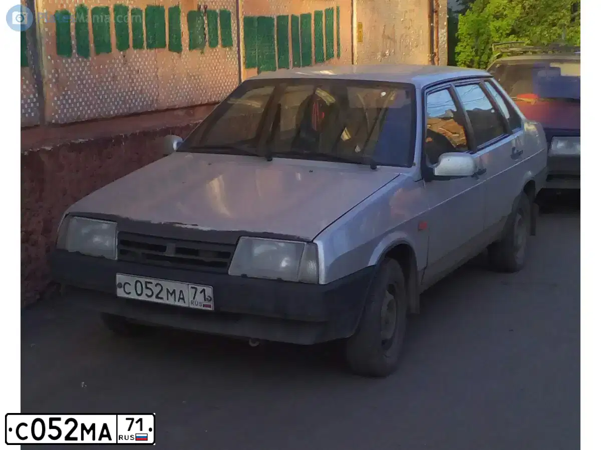 Фото автомобиля LADA 2109 SAMARA, 2004 — госномер С052МА71. Цвет: СЕРЕБРИСТЫЙ