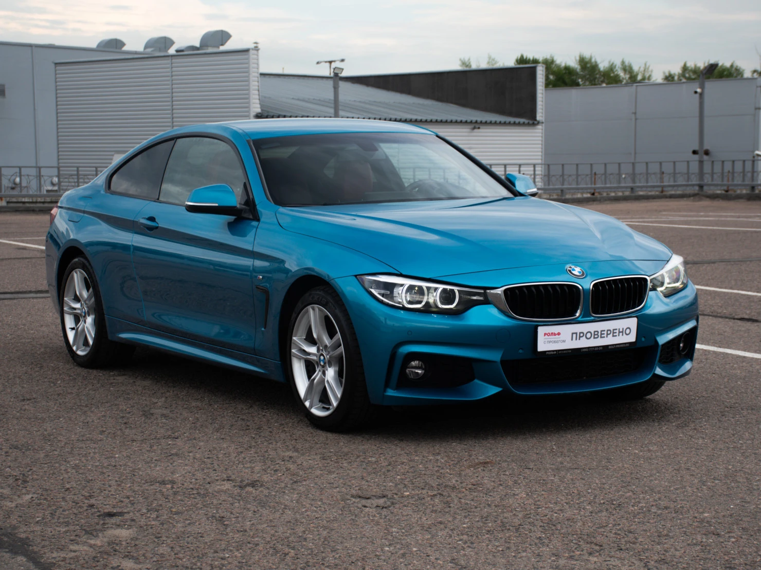 Фото автомобиля BMW SERIE 4, 2018 — госномер А098ОА799. Цвет: СИНИЙ