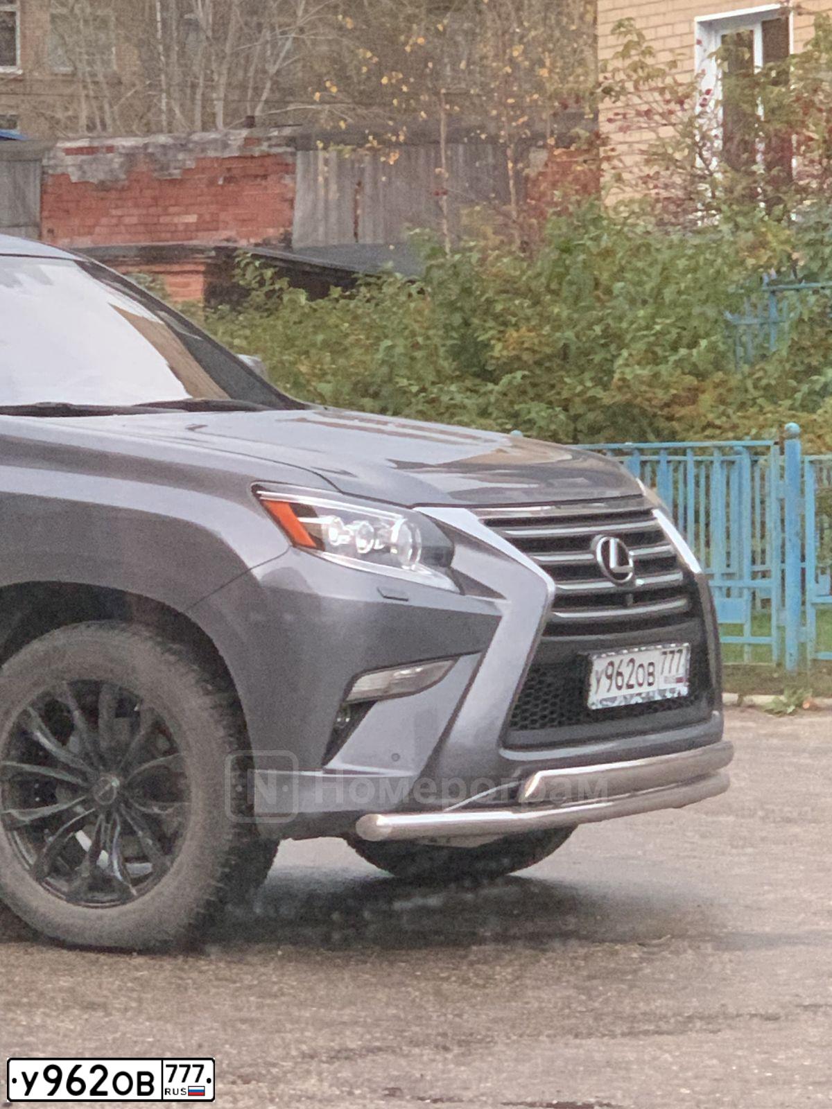 Фото автомобиля LEXUS GX, 2015 — госномер У962ОВ777. Цвет: Серый