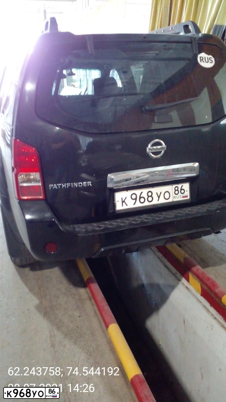 Фото автомобиля NISSAN PATHFINDER, 2011 — госномер К968УО86. Цвет: ЧЕРНЫЙ
