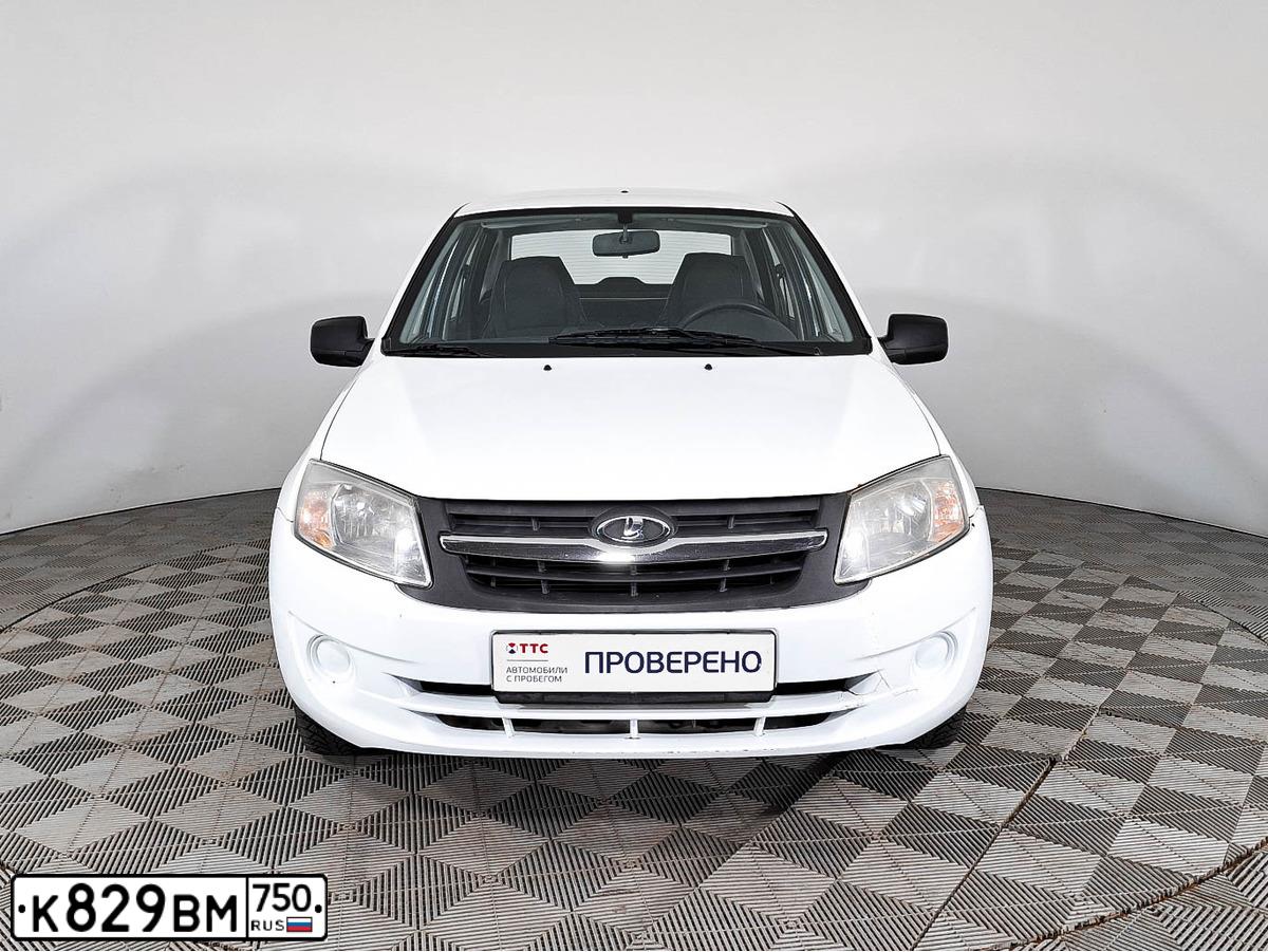 Фото автомобиля LADA 2190 GRANTA, 2015 — госномер У674УО76. Цвет: Белый