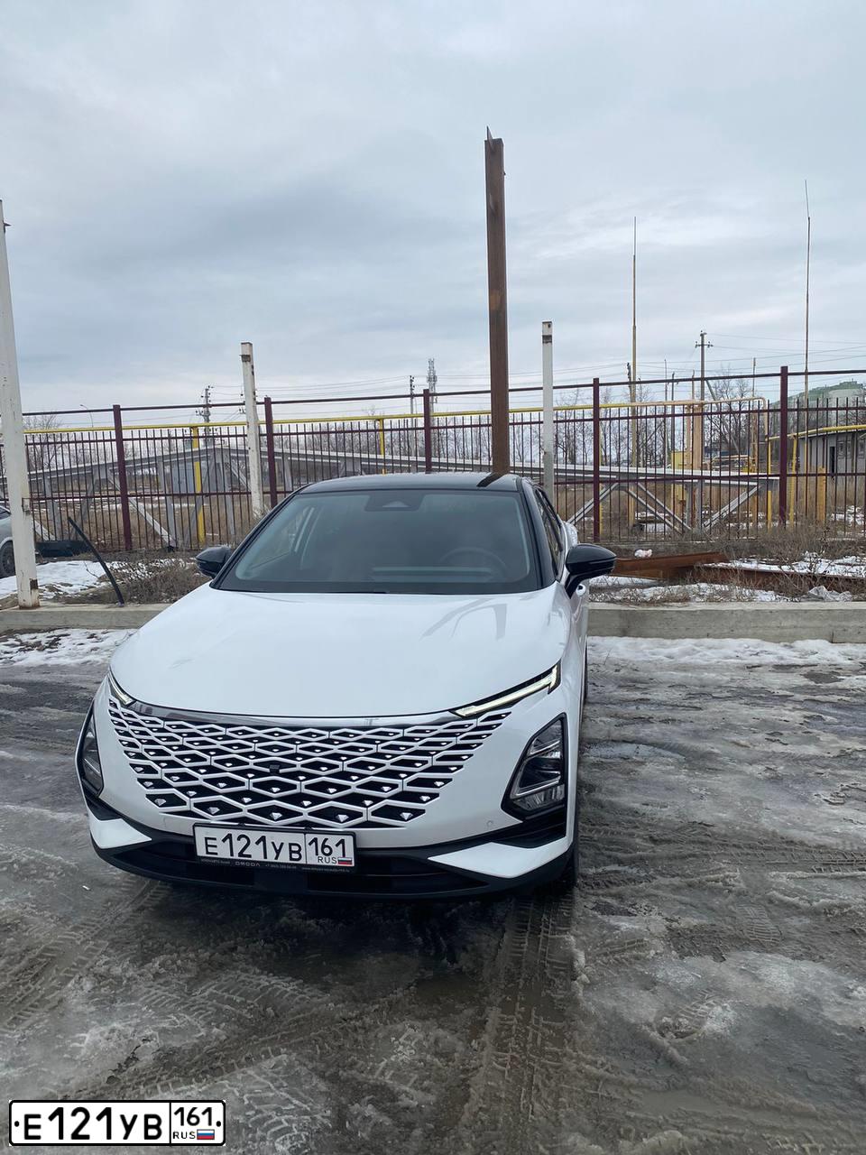 Фото автомобиля HYUNDAI I40, 2013 — госномер Е121УВ161. Цвет: Белый
