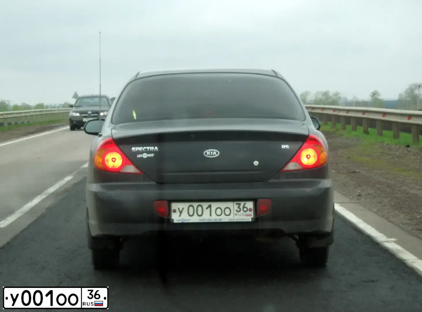 Фото автомобиля KIA SPECTRA, 2008 — госномер У001ОО36. Цвет: ЧЕРНЫЙ