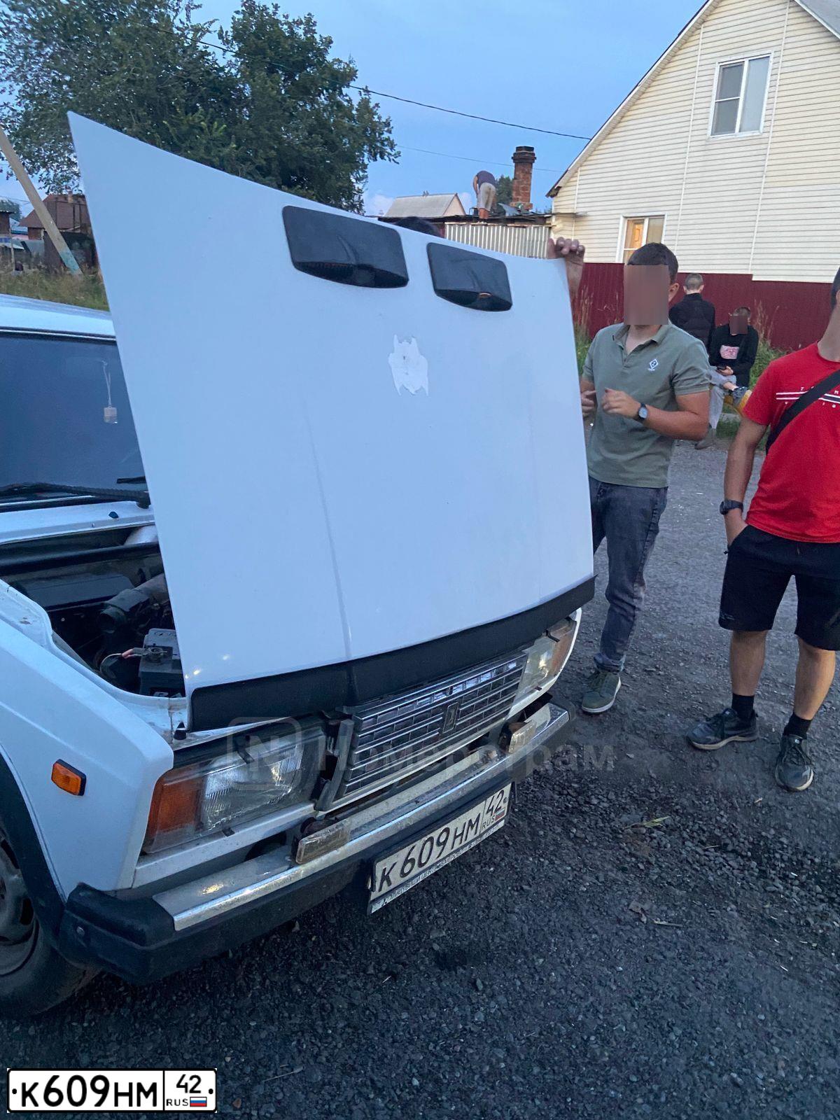 Фото автомобиля LADA 2107, 2004 — госномер К609НМ42. Цвет: ЯРКО БЕЛЫЙ