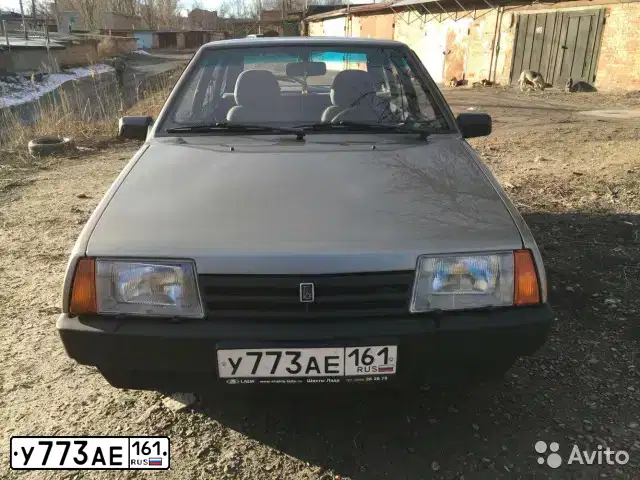 Фото автомобиля LADA 2109 SAMARA, 2002 — госномер У773АЕ161. Цвет: СЕРЕБРИСТЫЙ СЕРО-ЗЕЛ