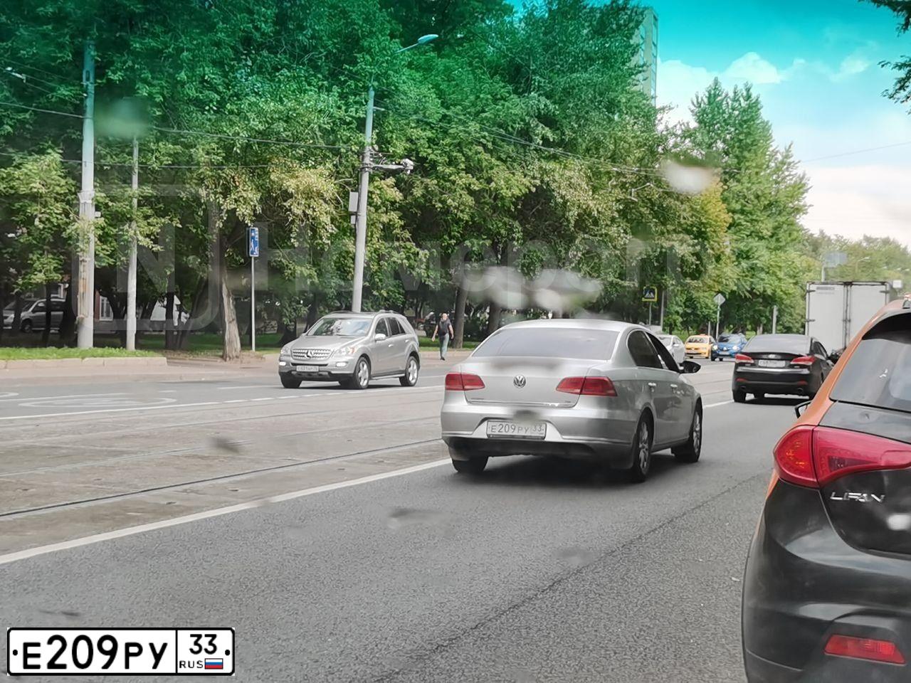 Фото автомобиля VOLKSWAGEN PASSAT, 2011 — госномер Т441ТВ33. Цвет: Серебристый
