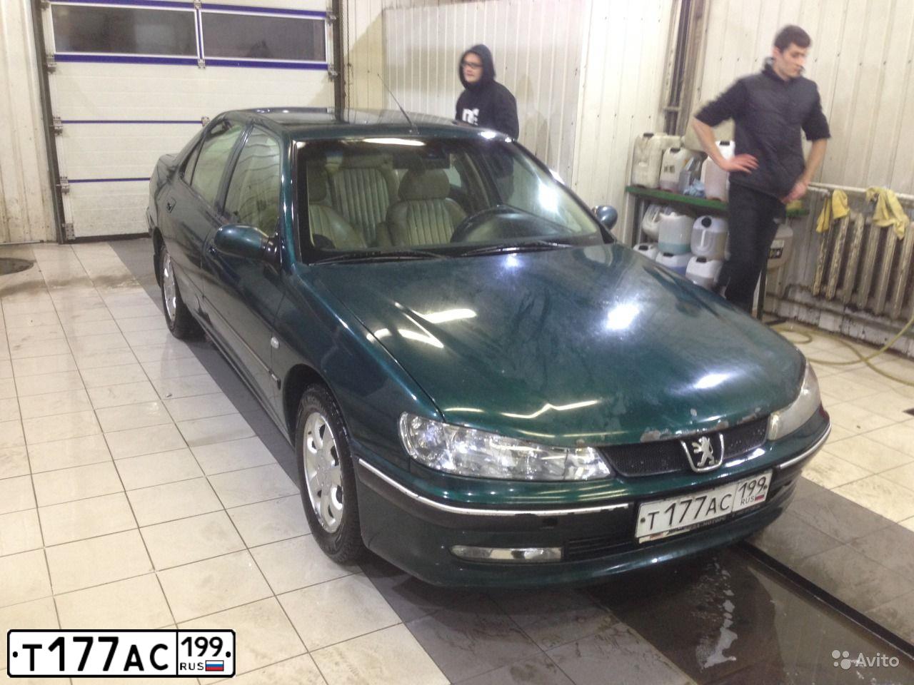 Фото автомобиля VOLKSWAGEN TOURAN, 2010 — госномер Е505ВВ53. Цвет: Серебристый