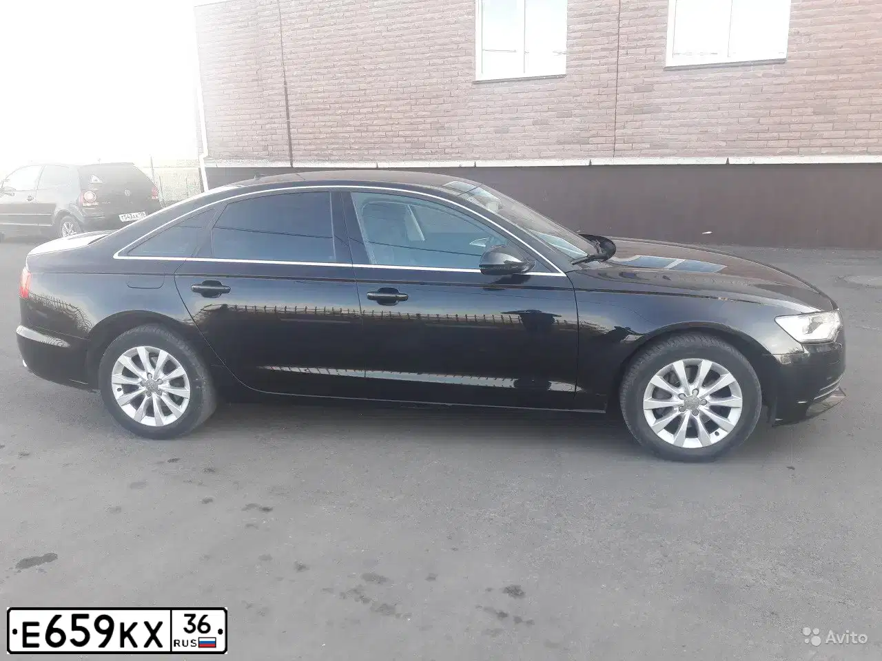Фото автомобиля BMW SERIE 5, 2013 — госномер Е659КХ36. Цвет: БЕЛЫЙ