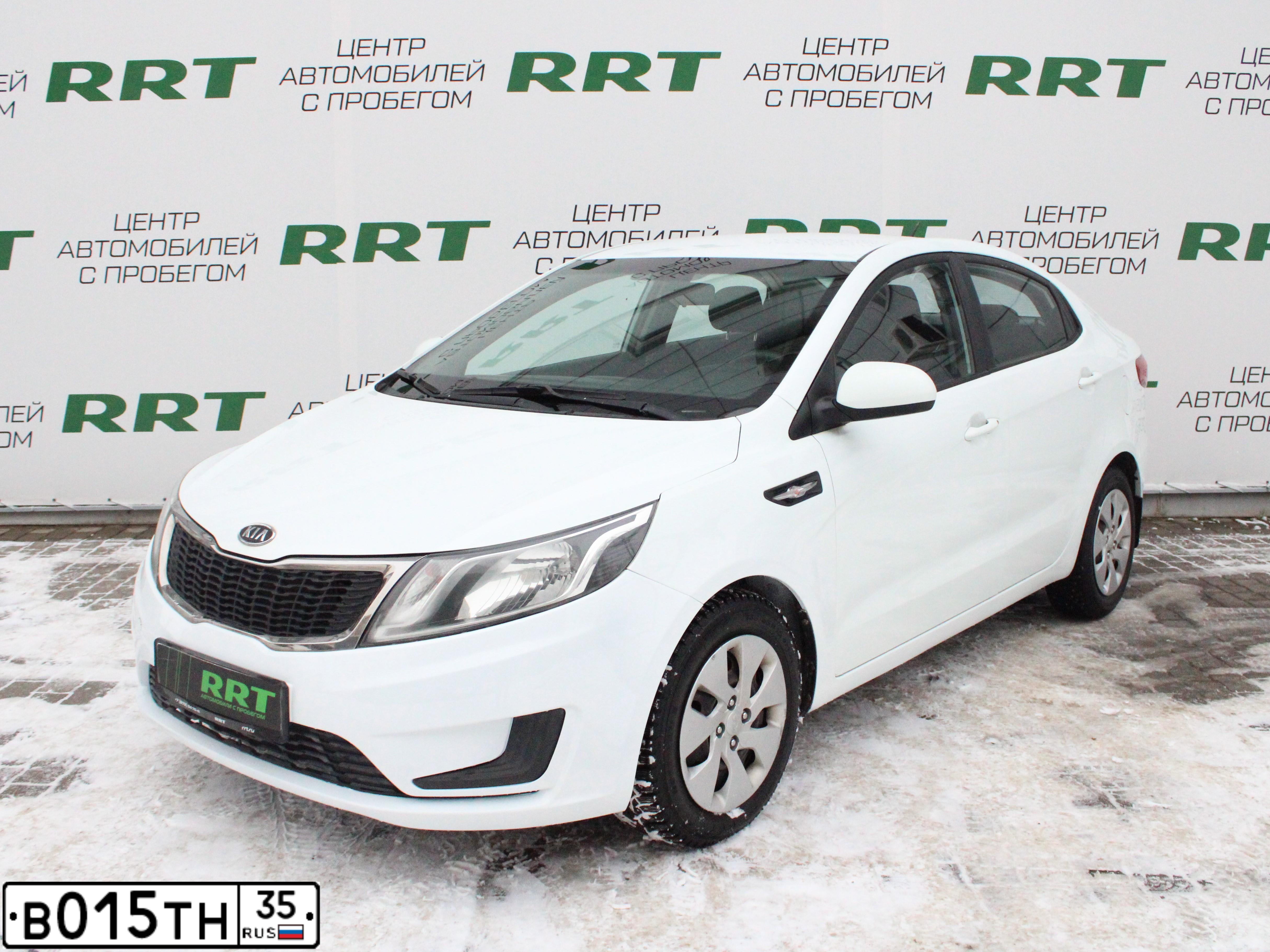 Фото автомобиля KIA RIO, 2012 — госномер В015ТН35. Цвет: Белый