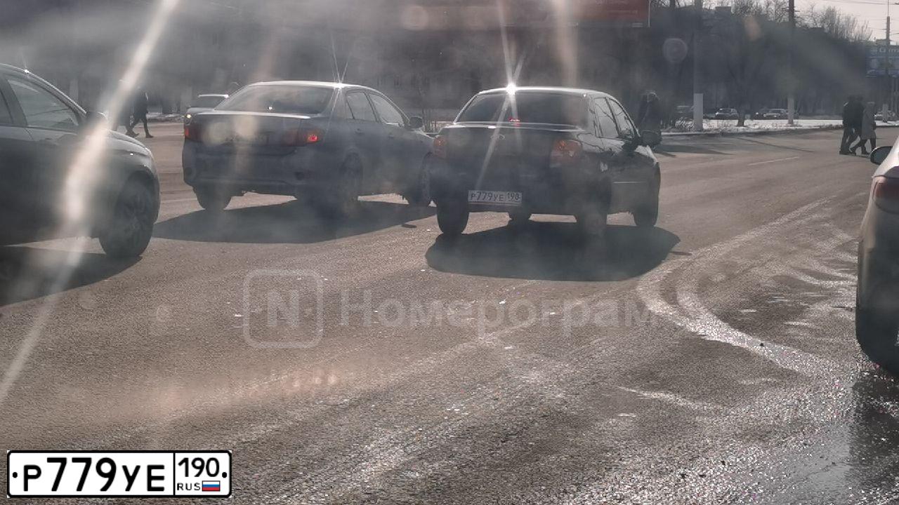 Фото автомобиля CHERY AMULET /FLAGCLOUD/, 2007 — госномер Р779УЕ190. Цвет: ЧЕРНЫЙ