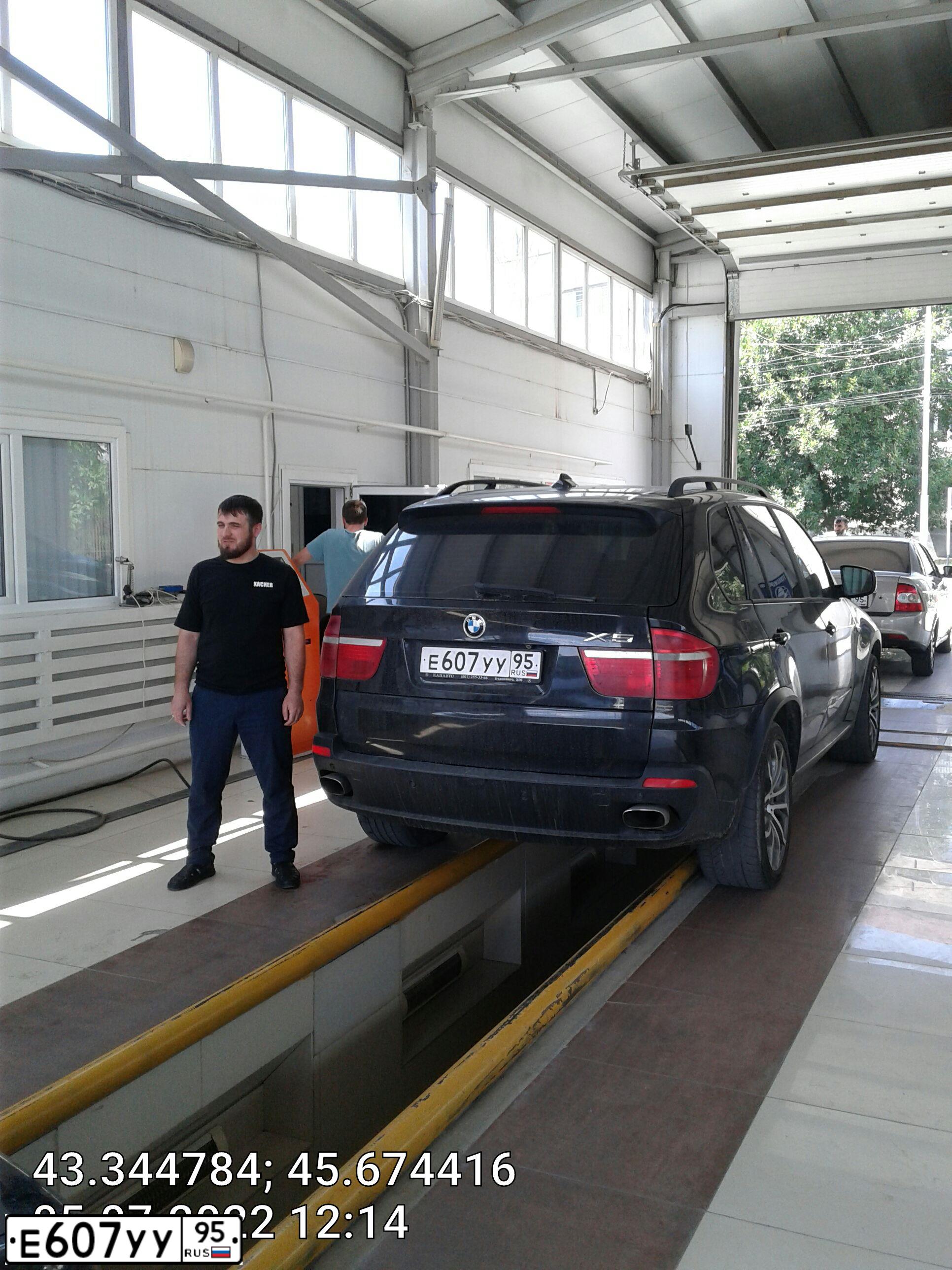 Фото автомобиля BMW X5, 2007 — госномер М487СН95. Цвет: ЧЕРНЫЙ