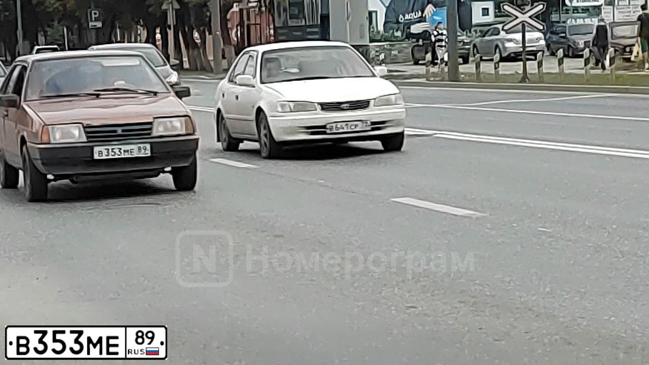 Фото автомобиля LADA 2109 SAMARA, 1997 — госномер В353МЕ89. Цвет: ЗОЛОТИСТО-ОРАНЖЕВЫЙ
