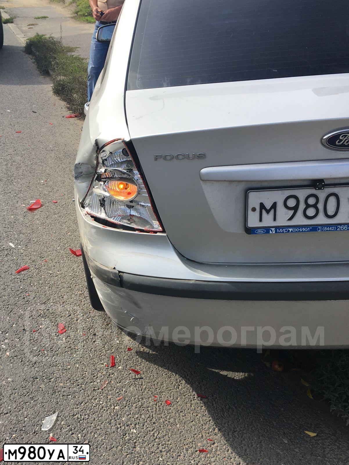 Фото автомобиля FORD FOCUS, 2007 — госномер Т170ТЕ177. Цвет: СЕРЕБРИСТЫЙ