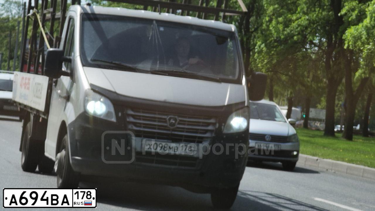 Фото автомобиля LADA 2113 SAMARA, 2010 — госномер Н017ХА198. Цвет: Сине-Черный