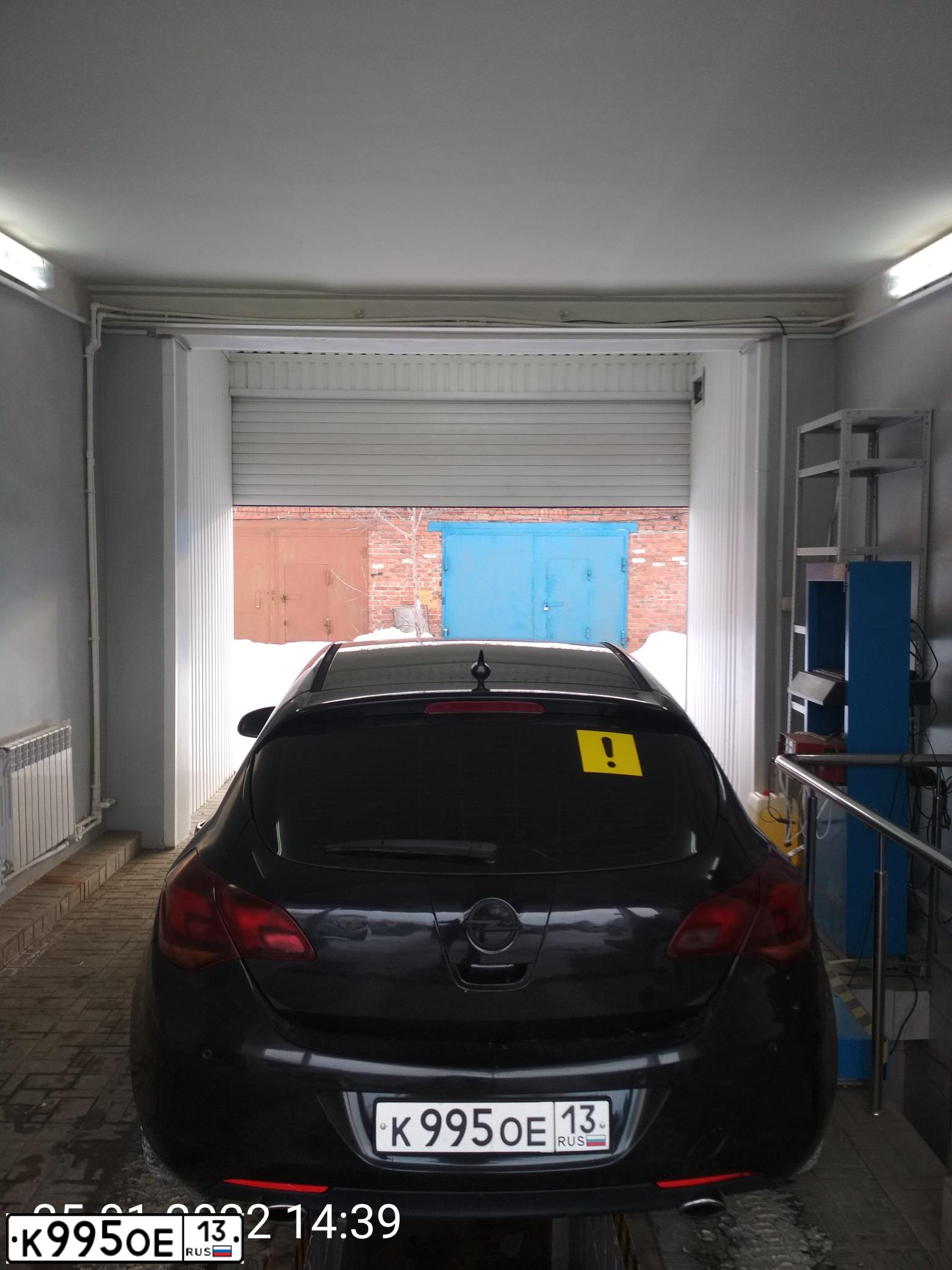 Фото автомобиля OPEL ASTRA, 2010 — госномер К995ОЕ13. Цвет: ЧЕРНЫЙ