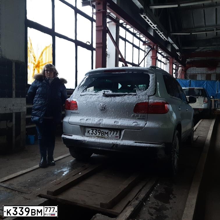 Фото автомобиля VOLKSWAGEN TIGUAN, 2013 — госномер В854УЕ69. Цвет: СЕРЫЙ СВЕТЛЫЙ