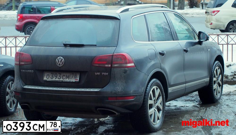 Фото автомобиля VOLKSWAGEN PASSAT, 2009 — госномер О393СМ78. Цвет: Белый