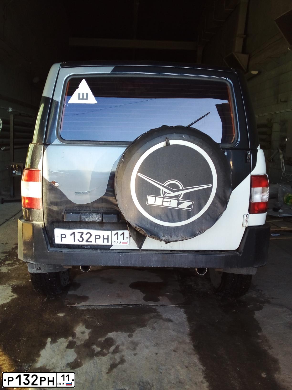 Фото автомобиля UAZ 3163 PATRIOT, 2006 — госномер Р132РН11. Цвет: КОМБИНИРОВАННЫЙ