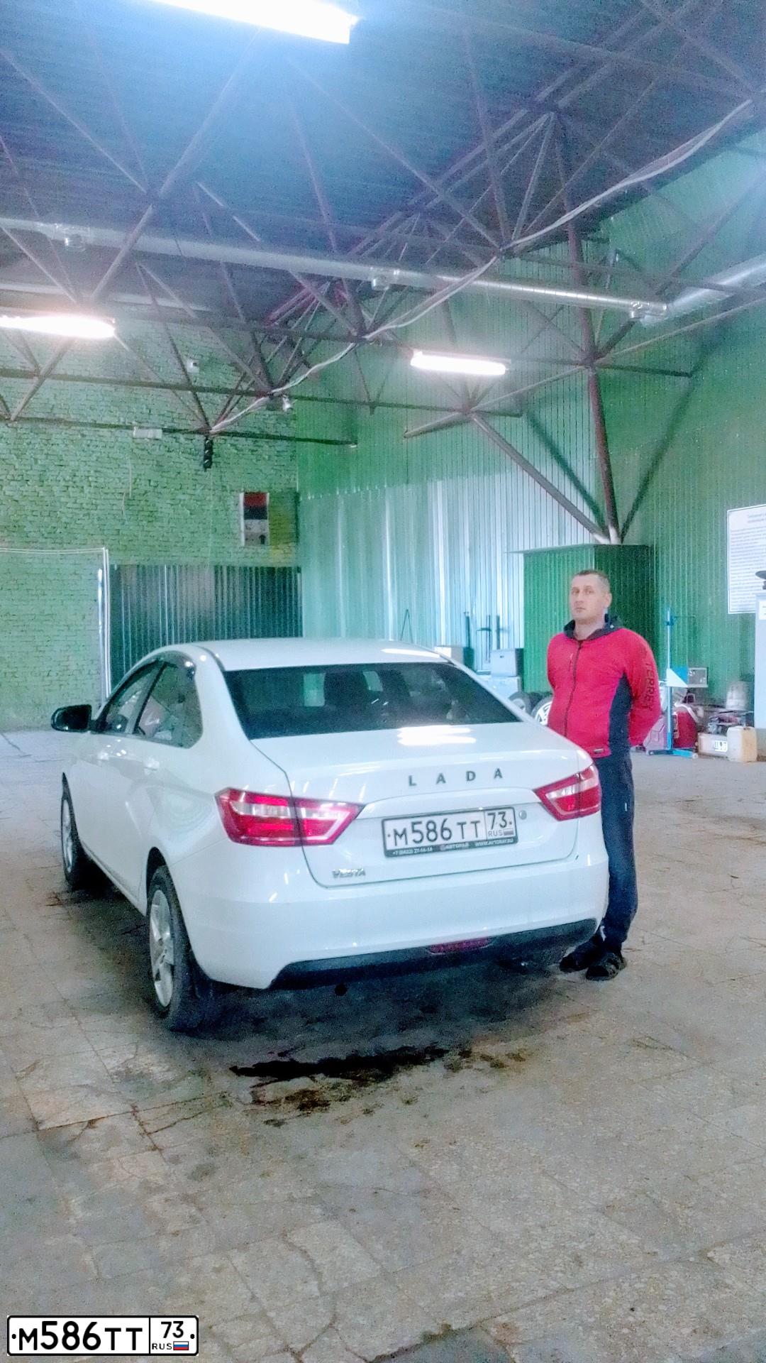 Фото автомобиля LADA VESTA, 2017 — госномер М586ТТ73. Цвет: Белый