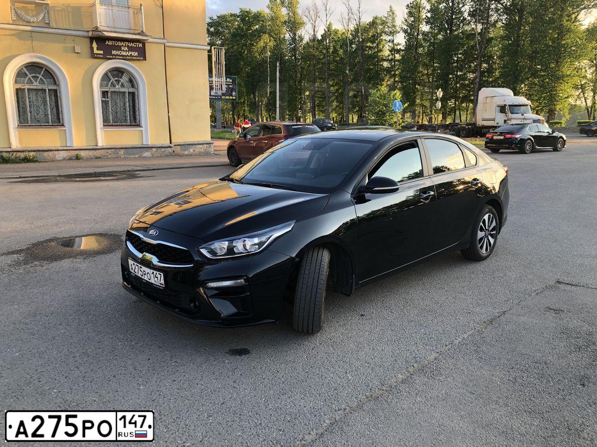 Фото автомобиля KIA CERATO, 2021 — госномер М200УС198. Цвет: ЧЕРНЫЙ