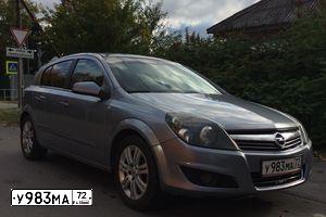 Фото автомобиля OPEL ASTRA, 2007 — госномер Х427НС72. Цвет: СЕРЫЙ