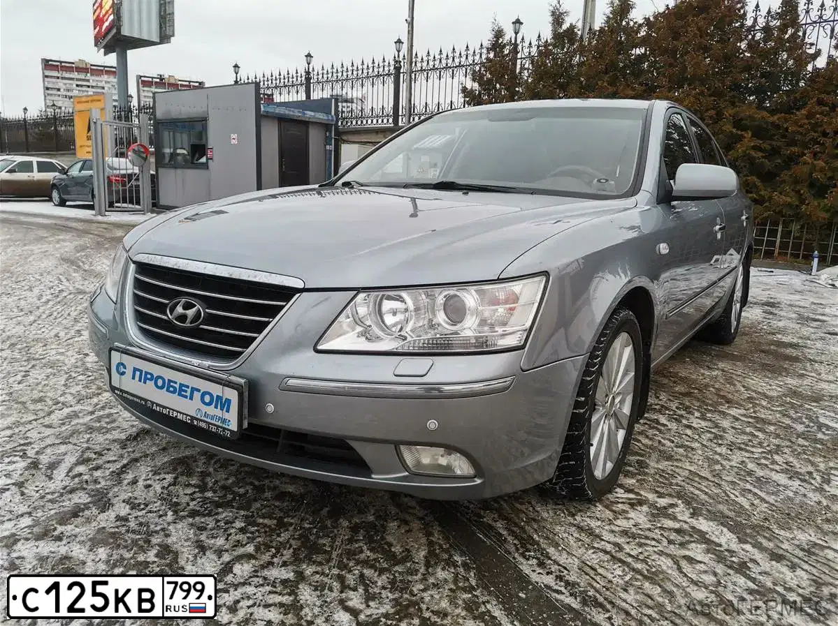 Фото автомобиля HYUNDAI SONATA, 2008 — госномер М383ЕМ62. Цвет: СЕРЫЙ