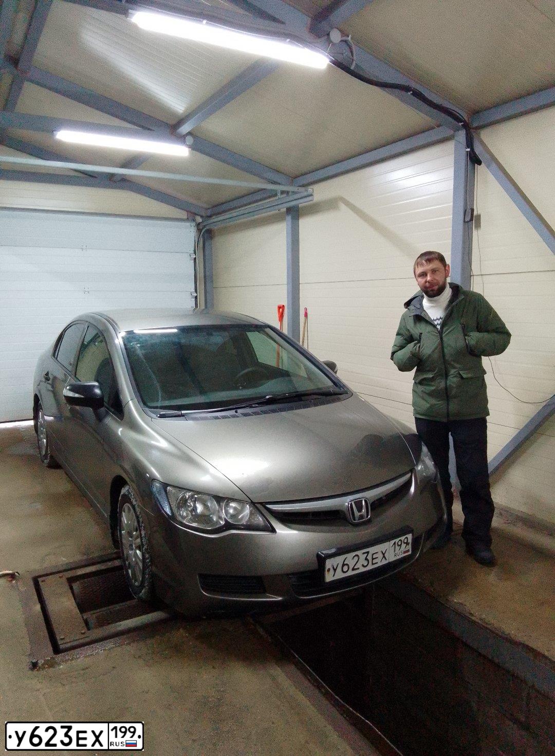Фото автомобиля HONDA CIVIC, 2008 — госномер Н342УЕ62. Цвет: СЕРЫЙ