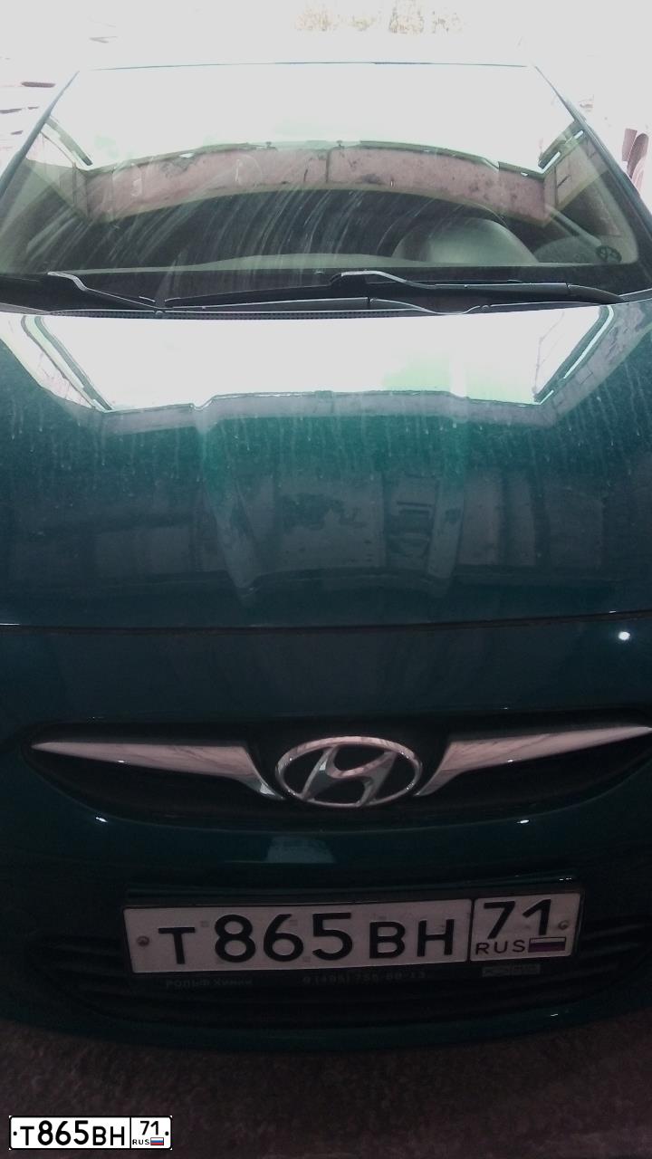 Фото автомобиля HYUNDAI SOLARIS, 2011 — госномер Т865ВН71. Цвет: Темно-синий