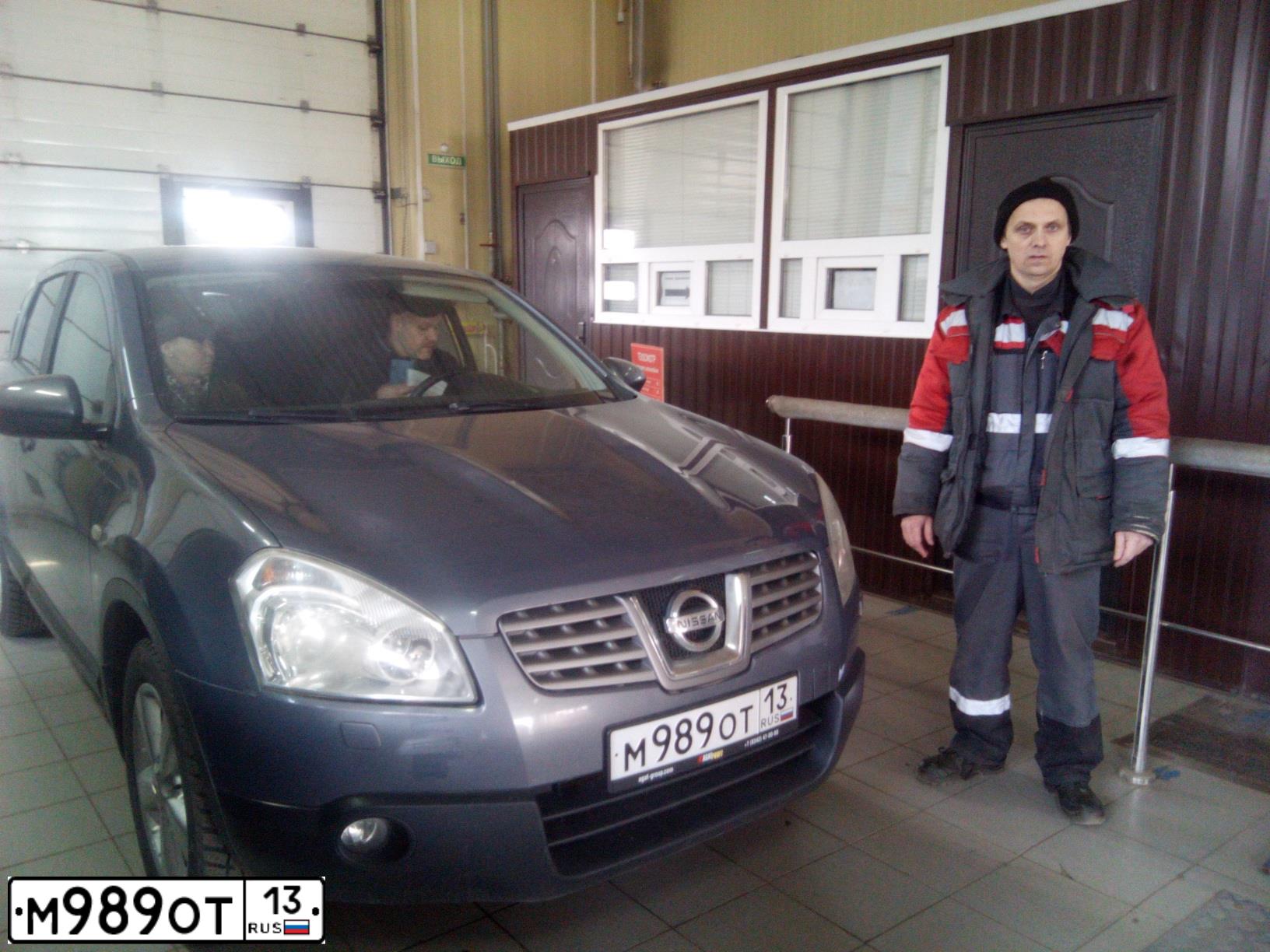 Фото автомобиля NISSAN QASHQAI, 2009 — госномер М989ОТ13. Цвет: СЕРЫЙ