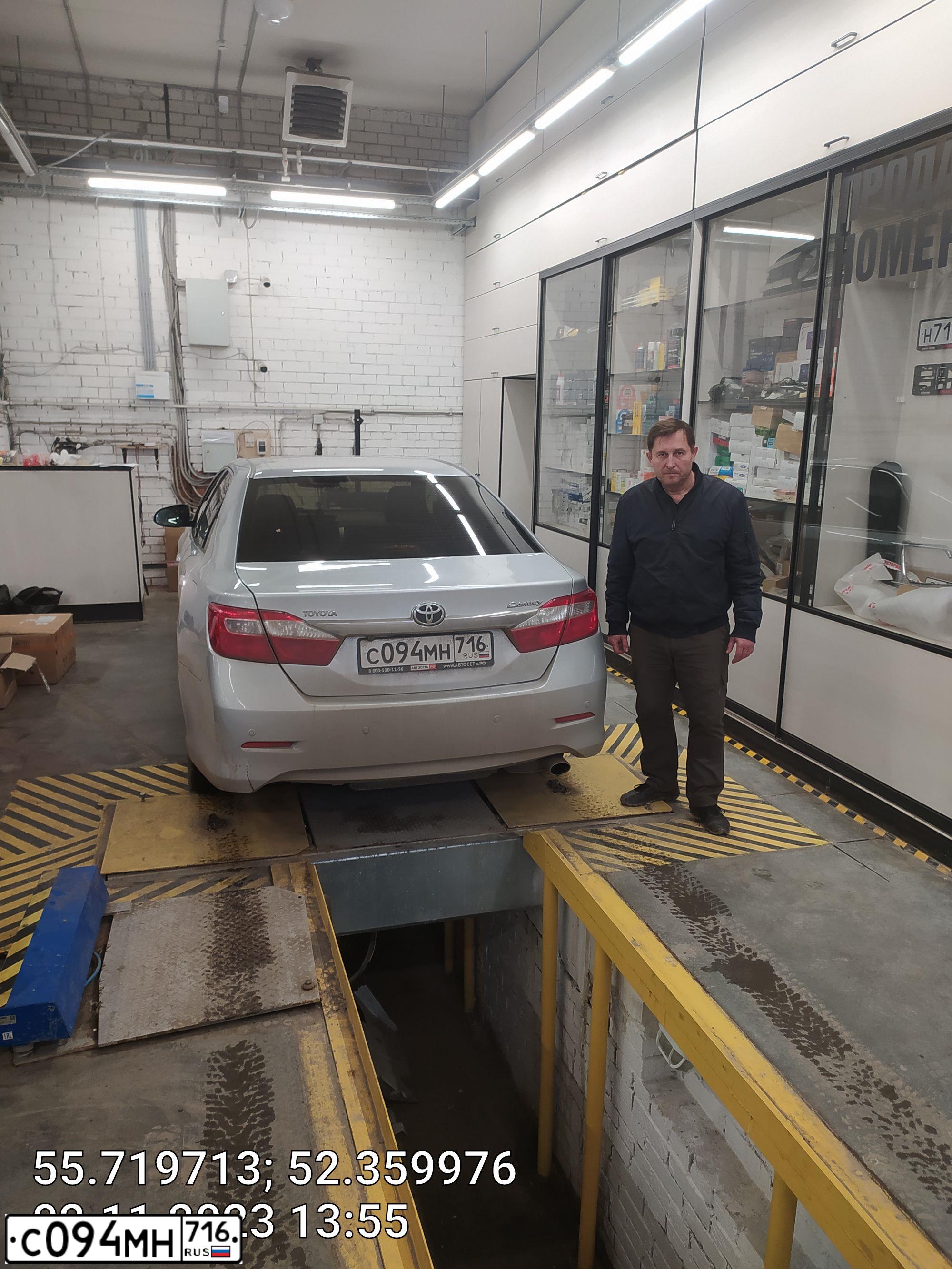 Фото автомобиля TOYOTA CAMRY, 2012 — госномер Н993СР716. Цвет: СЕРЕБРИСТЫЙ МЕТАЛЛИК