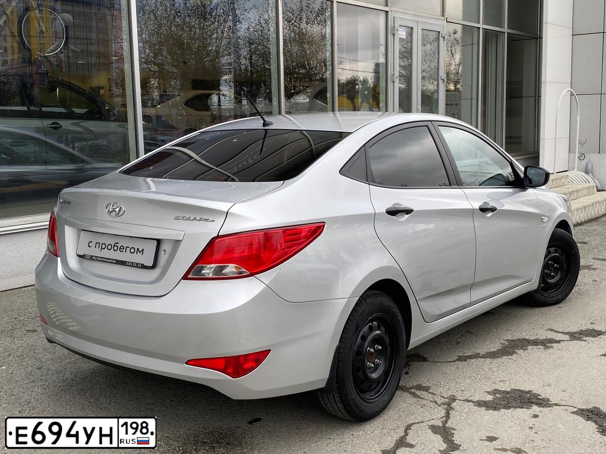 Фото автомобиля HYUNDAI SOLARIS, 2015 — госномер К780УХ702. Цвет: СЕРЕБРИСТЫЙ