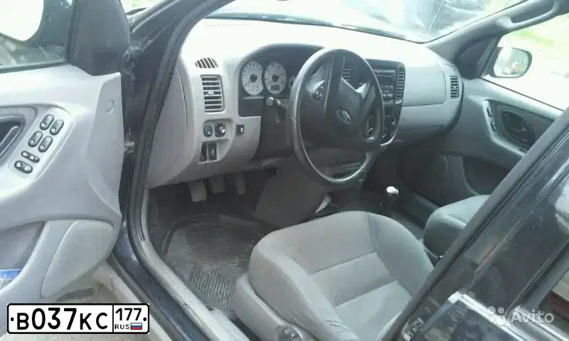 Фото автомобиля FORD ESCAPE, 2001 — госномер А424ЕУ790. Цвет: ЧЕРНЫЙ