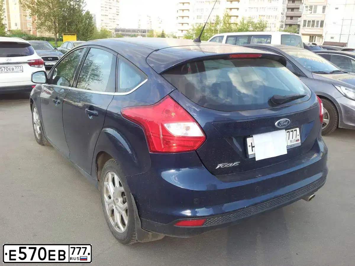 Фото автомобиля KIA RIO, 2014 — госномер Р003АО58. Цвет: БЕЖЕВЫЙ