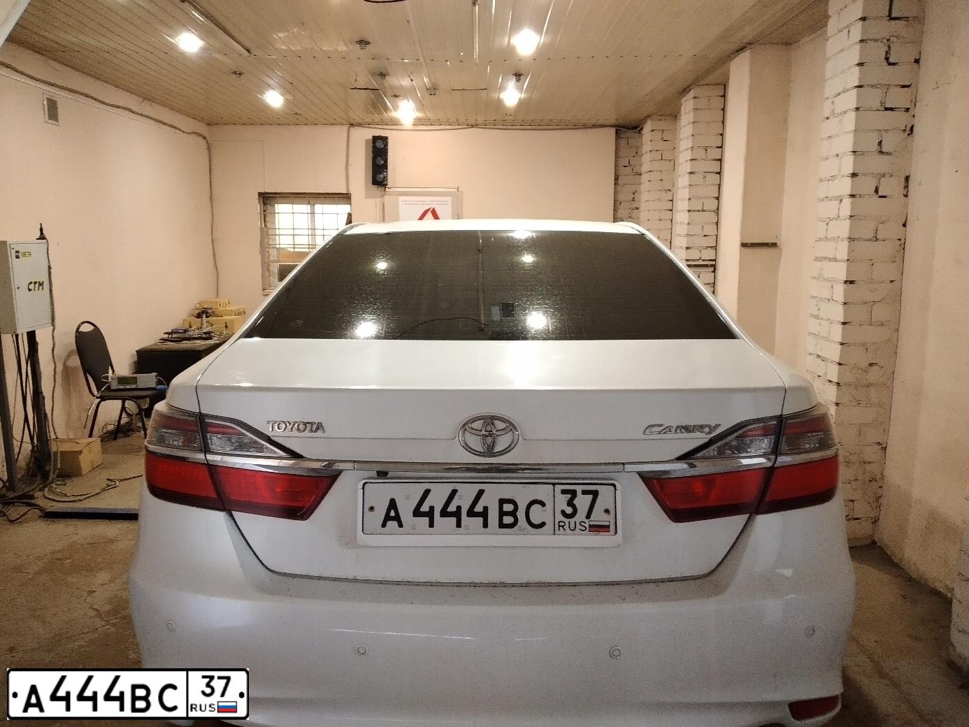 Фото автомобиля TOYOTA CAMRY, 2013 — госномер В695АА37. Цвет: ЧЕРНЫЙ МЕТАЛЛИК