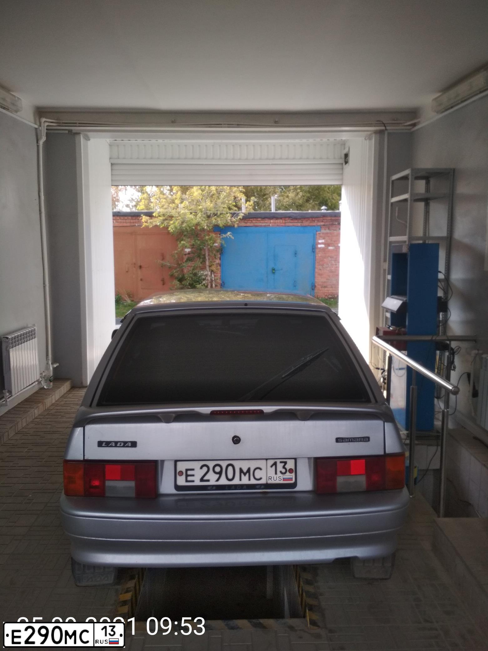 Фото автомобиля LADA 2114 SAMARA, 2010 — госномер Е290МС13. Цвет: Светло-Серебристый металлик