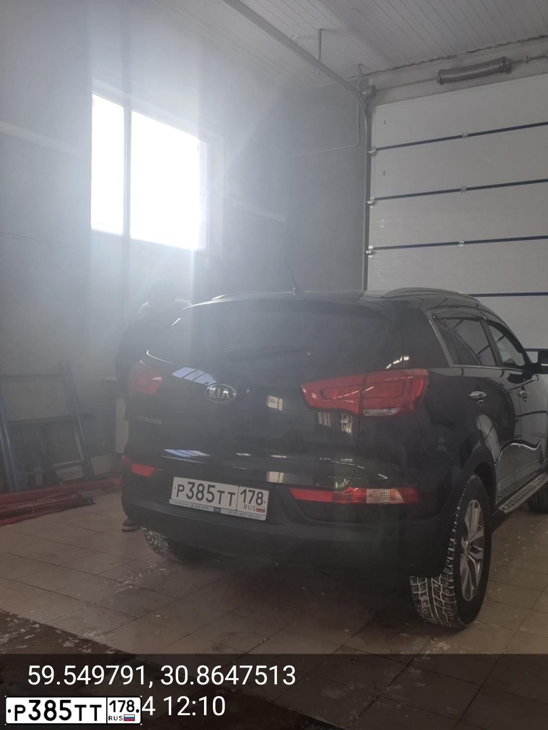 Фото автомобиля KIA SPORTAGE, 2014 — госномер К139ОЕ147. Цвет: ЧЕРНЫЙ ПЕРЛАМУТР