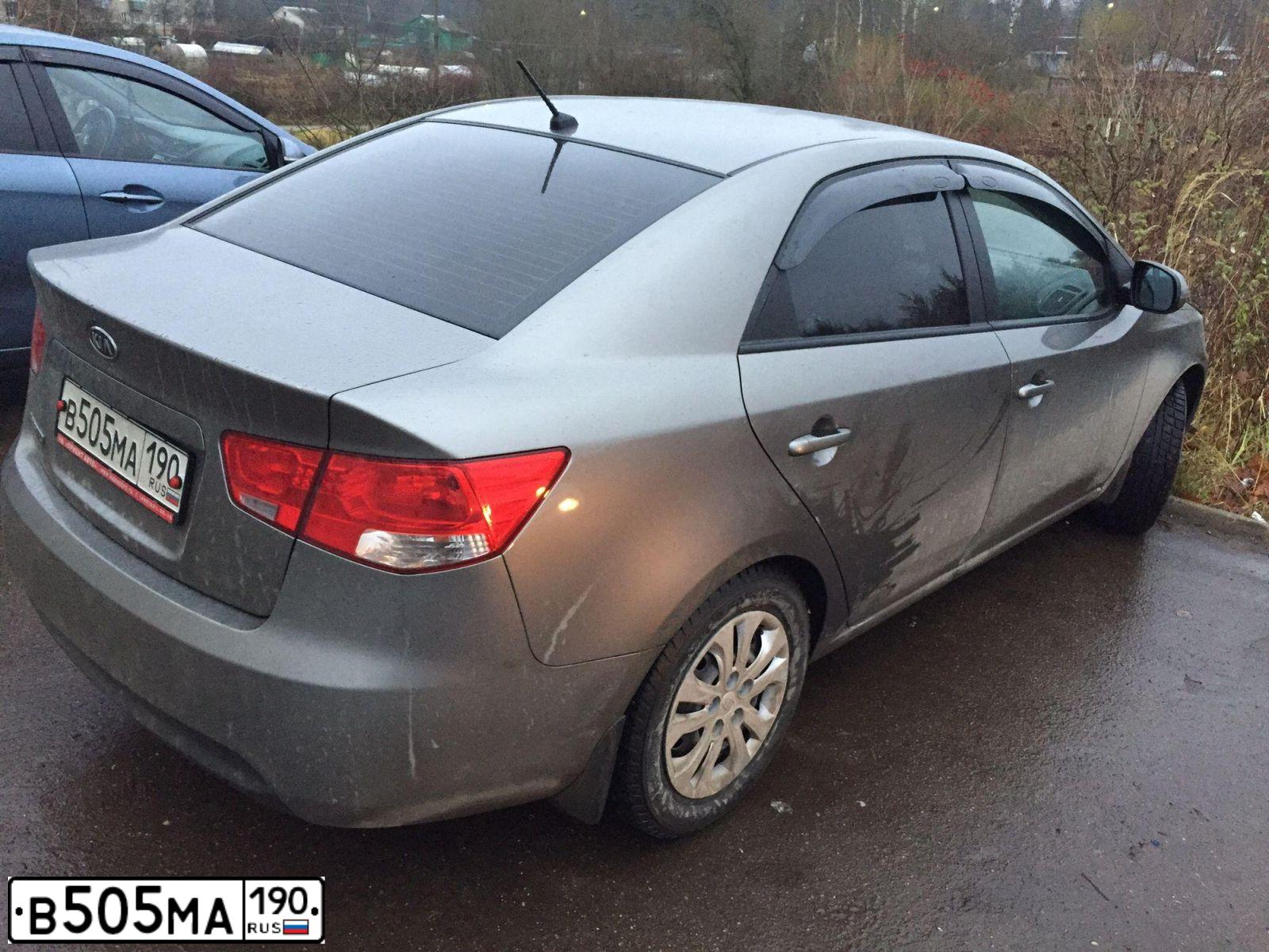 Фото автомобиля KIA CERATO, 2010 — госномер В505МА190. Цвет: СЕРЫЙ