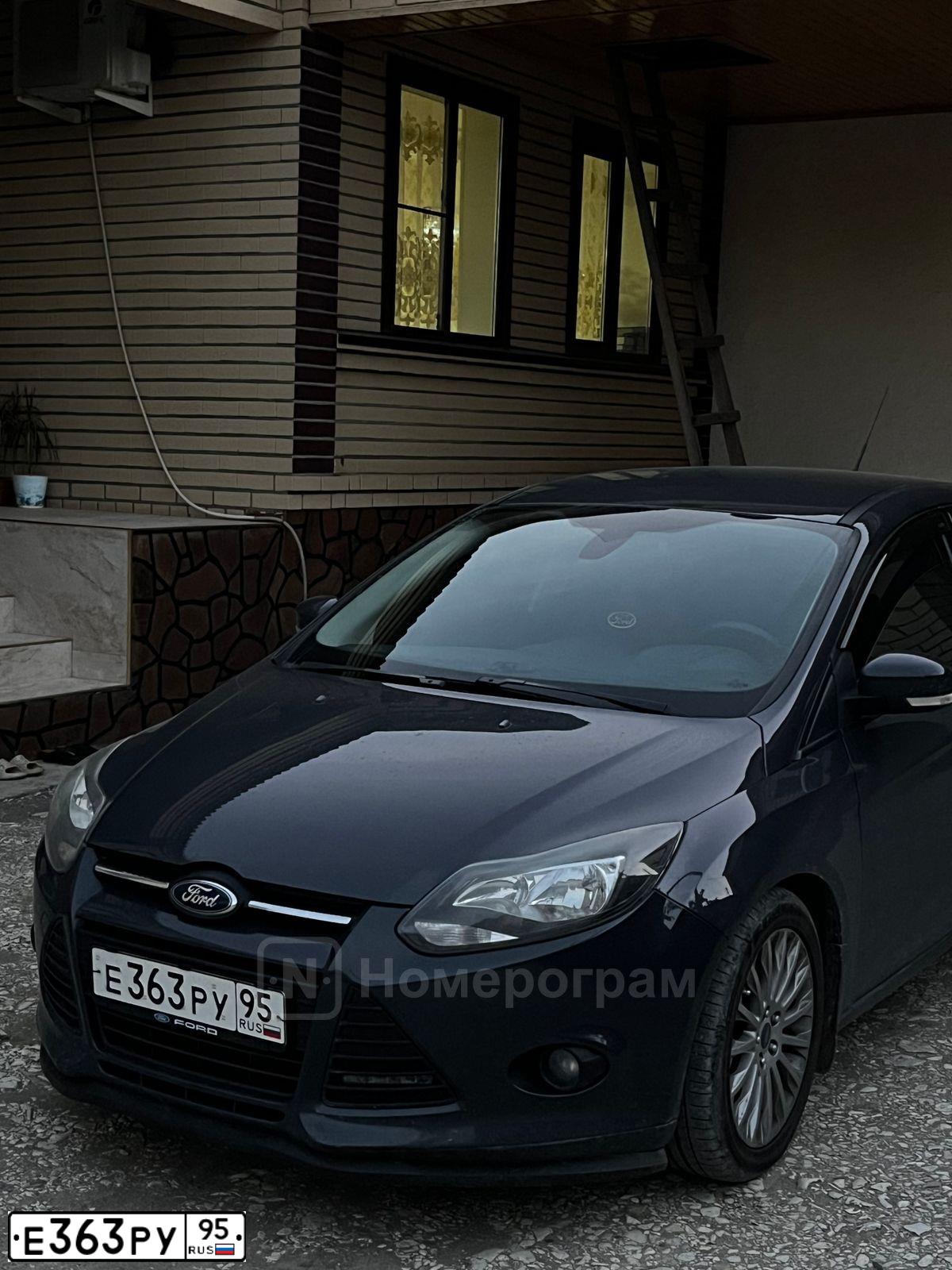 Фото автомобиля FORD FOCUS, 2012 — госномер К150ХВ150. Цвет: ТЕМНО-СЕРЫЙ