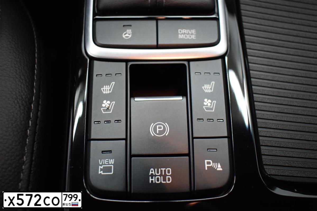 Фото автомобиля KIA MAGENTIS / OPTIMA, 2019 — госномер М010АЕ750. Цвет: ЧЕРНЫЙ