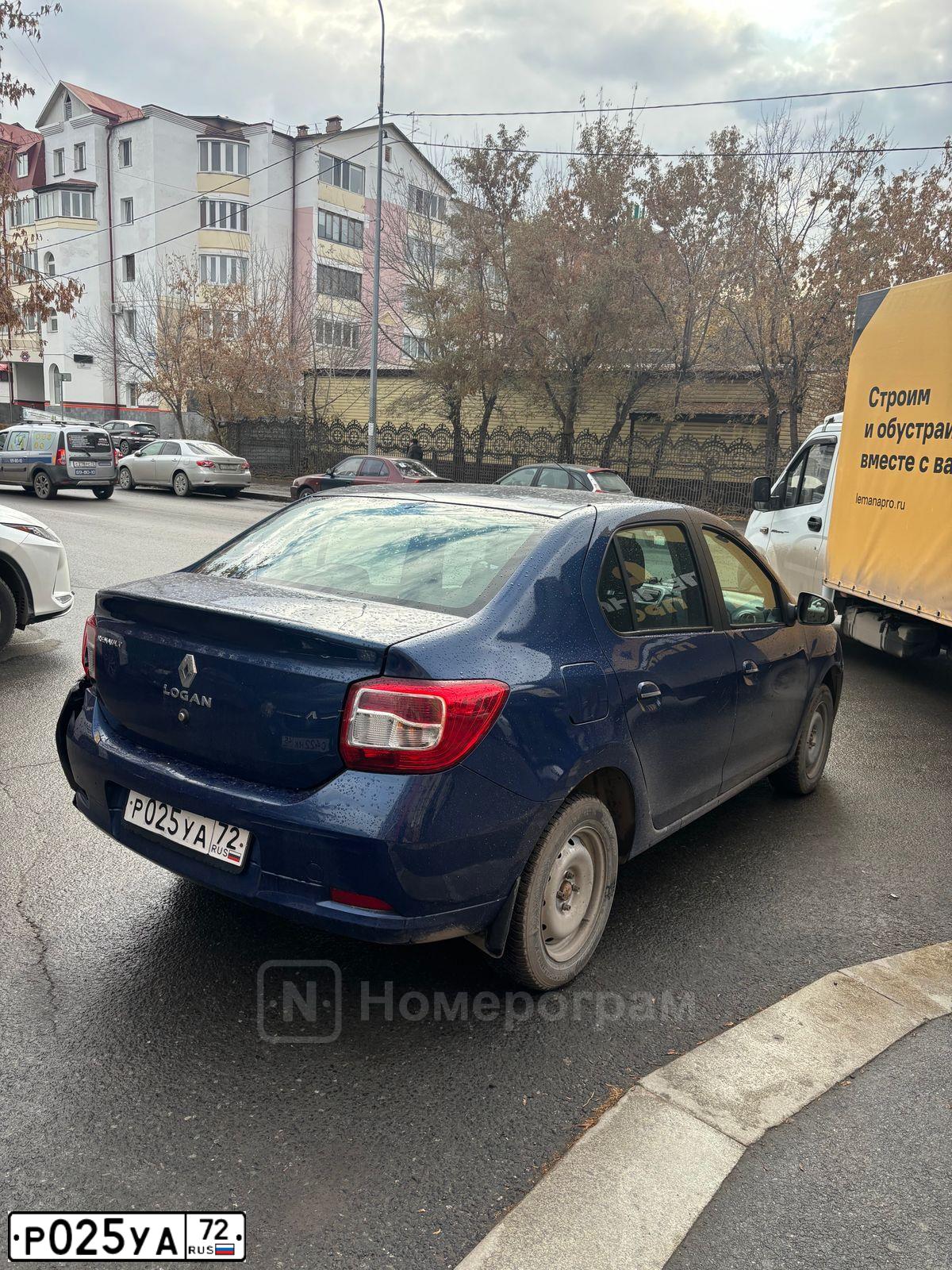 Фото автомобиля RENAULT LOGAN, 2015 — госномер Р025УА72. Цвет: СИНИЙ