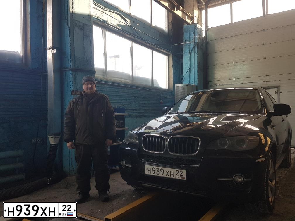 Фото автомобиля BMW X6 XDRIVE 30D, 2009 — госномер Р856ТХ154. Цвет: ЧЕРНЫЙ