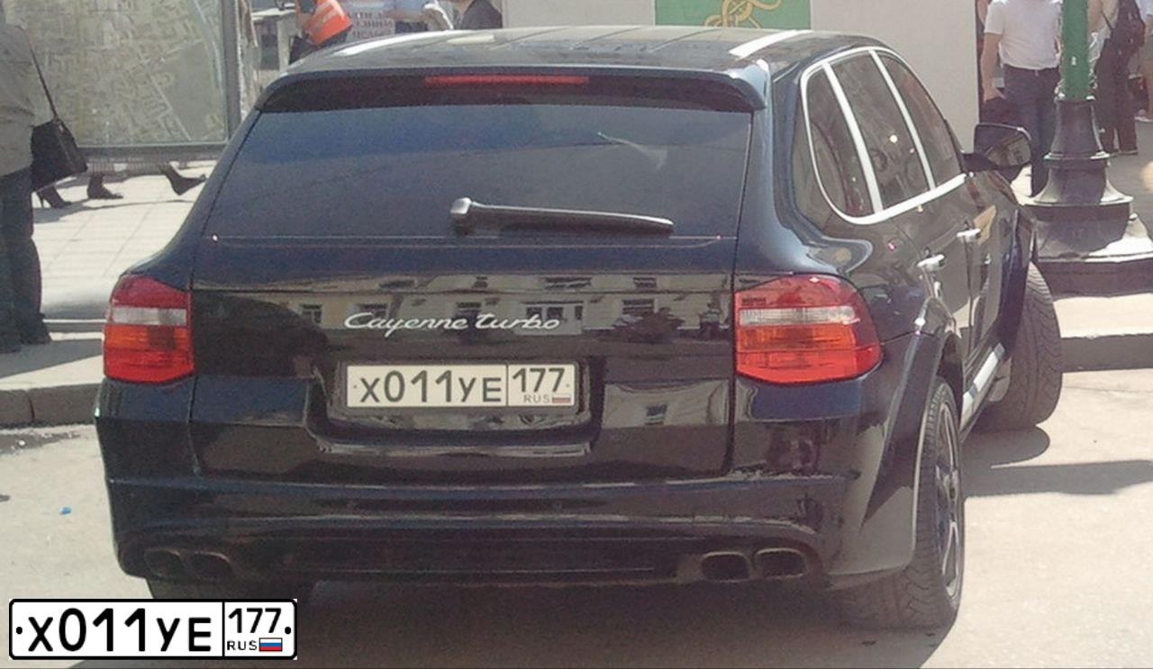 Фото автомобиля PORSCHE CAYENNE, 2004 — госномер У369СК136. Цвет: ЧЕРНЫЙ