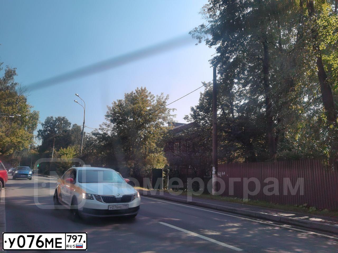Фото автомобиля MAZDA 3, 2008 — госномер У076МЕ797. Цвет: СЕРЫЙ