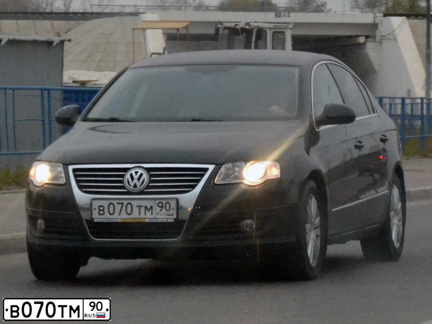Фото автомобиля ФОЛЬКСВАГЕН ПАССАТ, 2008 — госномер О407АР550. Цвет: ЧЕРНЫЙ
