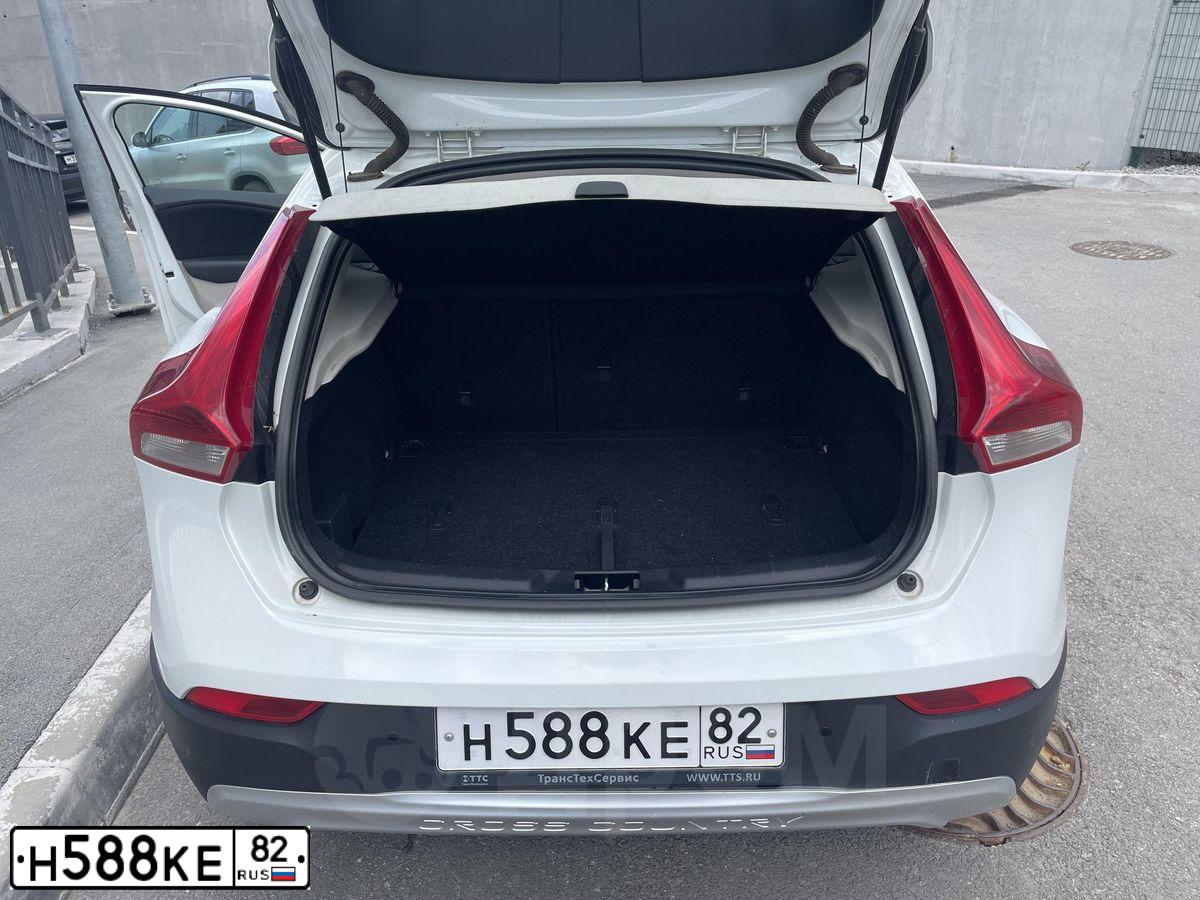 Фото автомобиля VOLVO V40, 2013 — госномер Х251РВ761