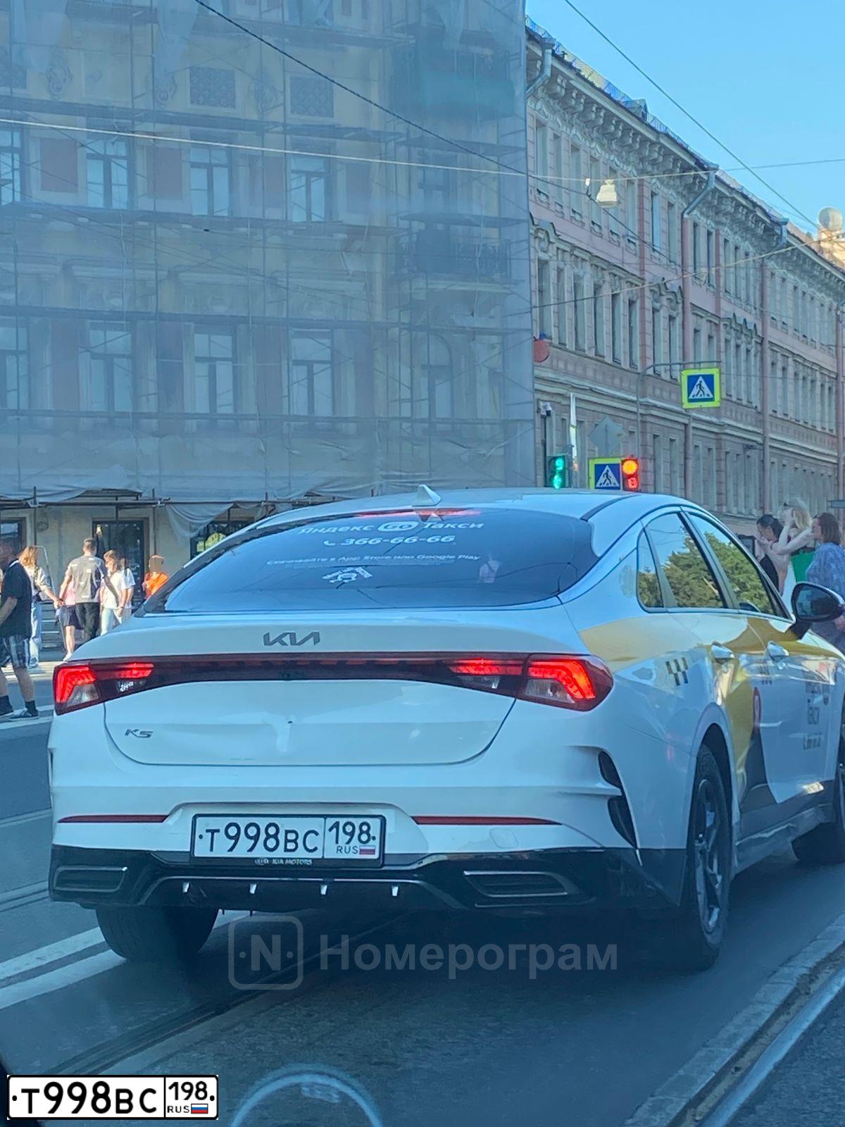 Фото автомобиля Киа к5, 2022 — госномер Т998ВС198